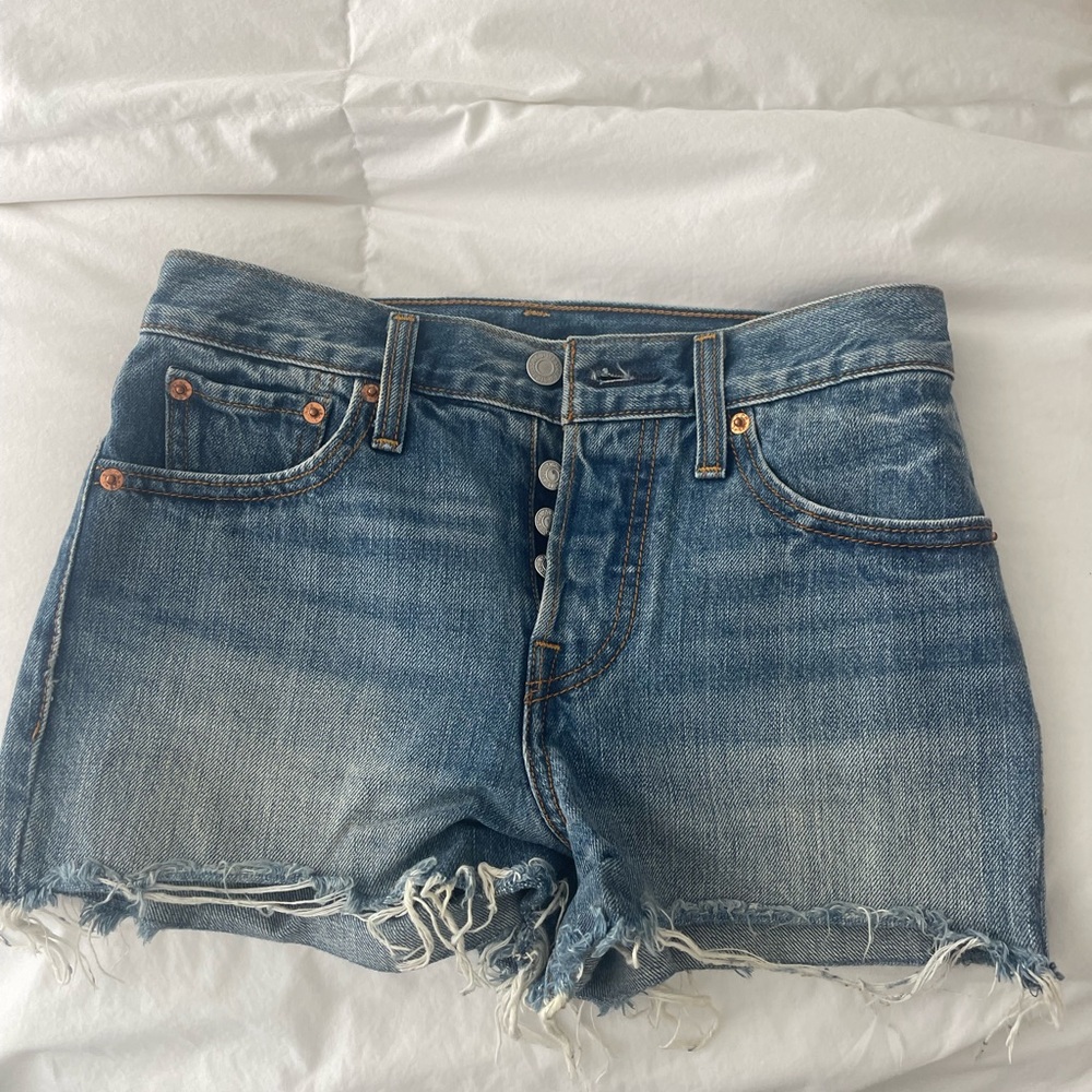 Levi’s Jean Shorts - Picture 3 of 3